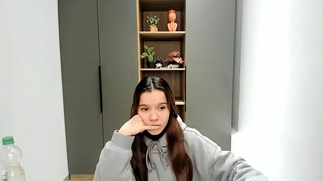 LouanneBrant online show from February 21, 2026, 12:18 pm