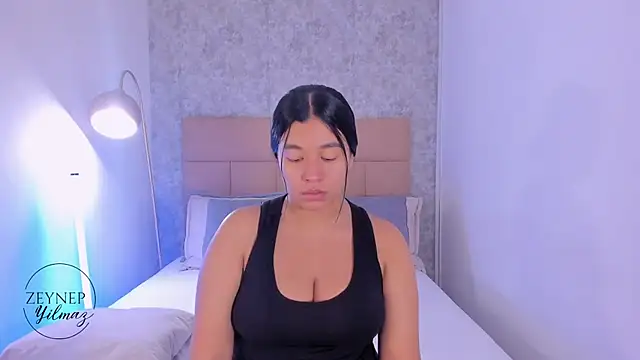 ZeynepYilmaz online show from April 14, 2026, 9:09 pm