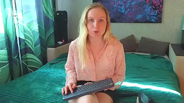 Snapshot of Lanavi_Smile chatting on May 25, 2026, 6:12 am Lanavi Smile online show from May 25, 2026, 6:12 am