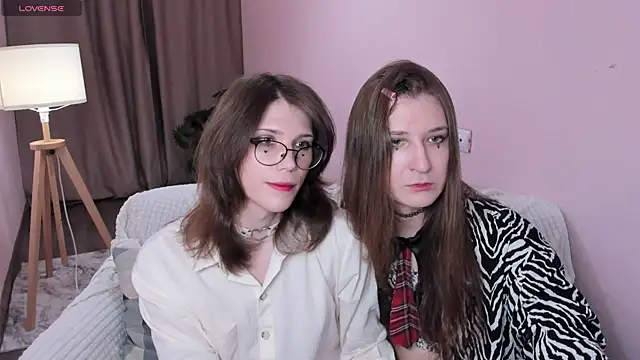 ZoriaLovesLuna online show from April 11, 2026, 1:48 pm