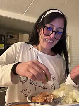 susi chimm online show from March 2, 2026, 2:23 am