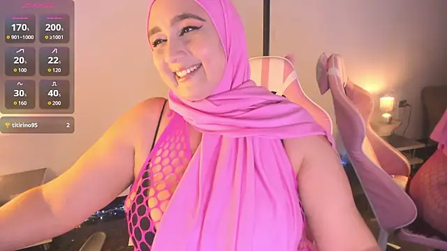 Snapshot of HijabiMilff chatting on April 28, 2026, 3:05 pm HijabiMilff online show from April 28, 2026, 3:05 pm
