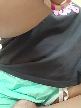 Queenlipx online show from June 5, 2026, 6:52 am