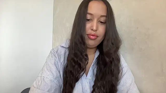 Dana 005 online show from June 7, 2026, 3:39 pm