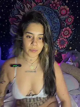 Snapshot of QueenNatt chatting on March 3, 2026, 8:49 pm QueenNatt online show from March 3, 2026, 8:49 pm