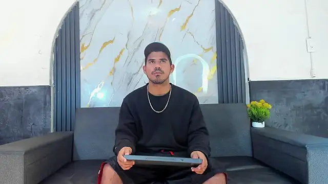 Latins on fire online show from April 19, 2026, 11:33 am