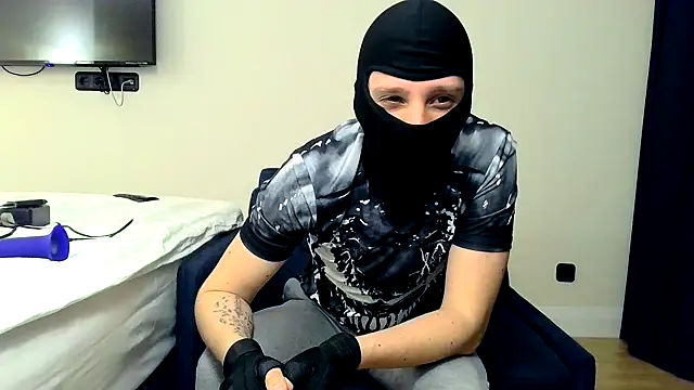 RyanRubber online show from April 8, 2026, 7:59 pm