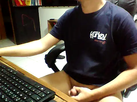 FabioZoe1 online show from April 13, 2026, 12:03 am