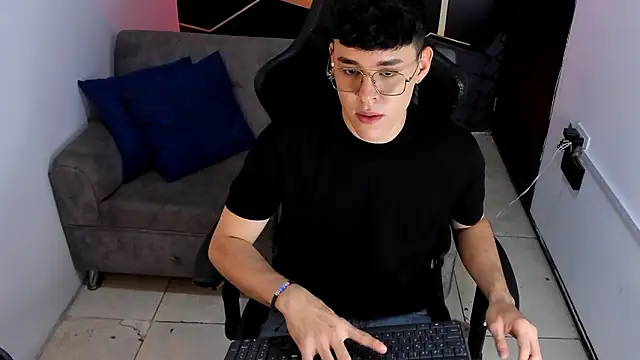 Snapshot of IanBlake_ chatting on March 3, 2026, 8:49 pm IanBlake online show from March 3, 2026, 8:49 pm