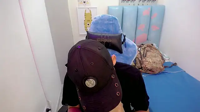 Houston bby  online show from February 27, 2026, 8:41 pm