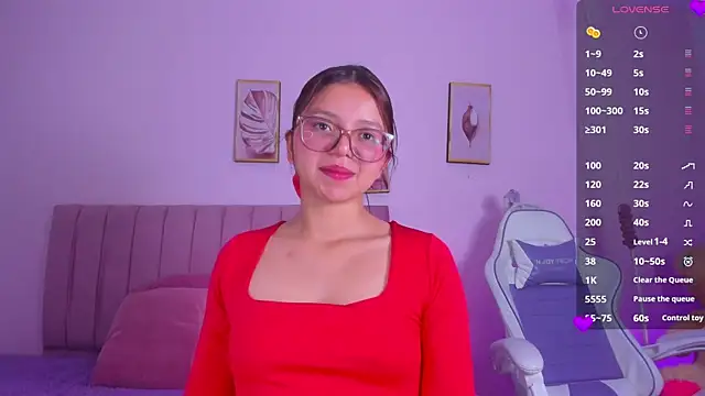 Zoow bluussh online show from April 8, 2026, 12:06 pm