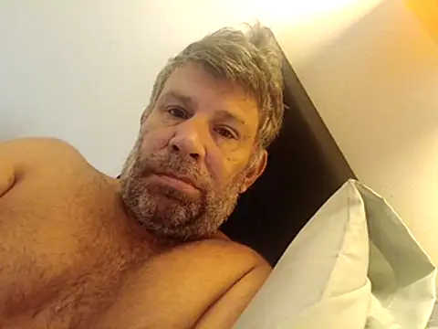 Snapshot of stud2512 chatting on July 1, 2026, 8:03 am stud2512 online show from July 1, 2026, 8:03 am