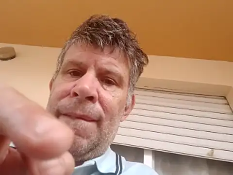 Snapshot of stud2512 chatting on June 18, 2026, 6:12 am stud2512 online show from June 18, 2026, 6:12 am
