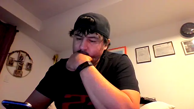 Snapshot of Bouncywarrior chatting on February 27, 2026, 3:18 am Bouncywarrior online show from February 27, 2026, 3:18 am