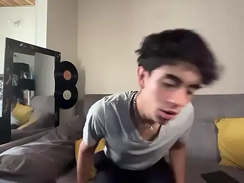 Stolas ying online show from March 5, 2026, 9:11 pm