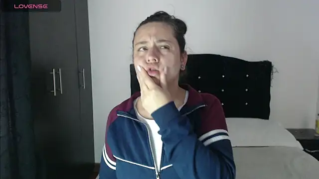 Ana  arms online show from April 1, 2026, 2:36 pm