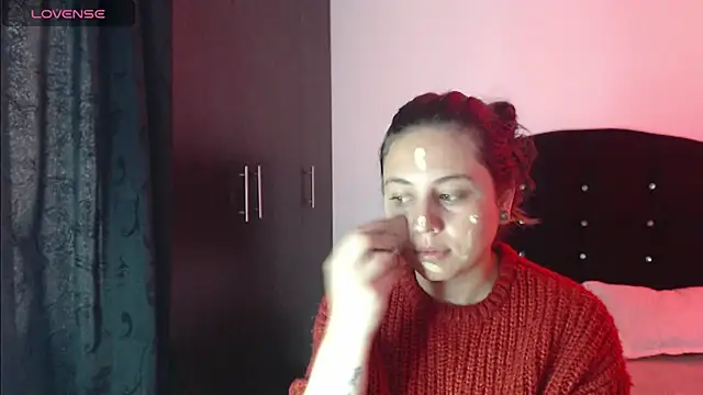 Ana  arms online show from April 7, 2026, 3:25 pm