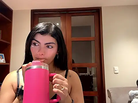 emilyRosett online show from March 5, 2026, 2:52 am