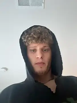 Snapshot of PAPITRVN chatting on February 21, 2026, 9:28 pm PAPITRVN online show from February 21, 2026, 9:28 pm