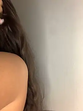 laly spank online show from March 31, 2026, 11:51 pm