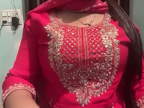 Snapshot of Avneet_kaurr1 chatting on April 17, 2026, 2:53 pm Avneet kaurr1 online show from April 17, 2026, 2:53 pm