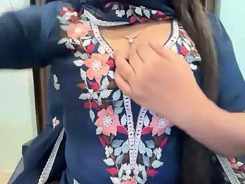 Snapshot of Avneet_kaurr1 chatting on March 30, 2026, 7:21 am Avneet kaurr1 online show from March 30, 2026, 7:21 am