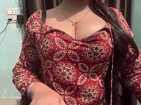 Snapshot of Avneet_kaurr1 chatting on April 28, 2026, 10:14 pm Avneet kaurr1 online show from April 28, 2026, 10:14 pm