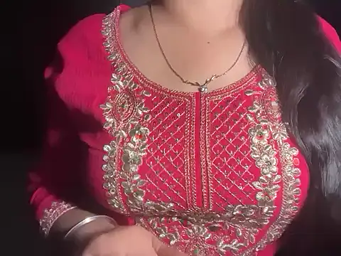 Snapshot of Avneet_kaurr1 chatting on April 11, 2026, 12:31 pm Avneet kaurr1 online show from April 11, 2026, 12:31 pm