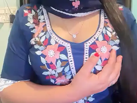 Snapshot of Avneet_kaurr1 chatting on March 8, 2026, 2:48 am Avneet kaurr1 online show from March 8, 2026, 2:48 am