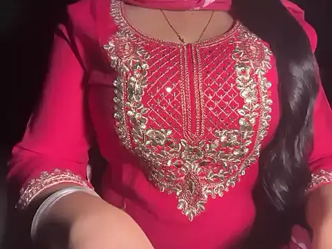 Snapshot of Avneet_kaurr1 chatting on April 7, 2026, 6:37 am Avneet kaurr1 online show from April 7, 2026, 6:37 am