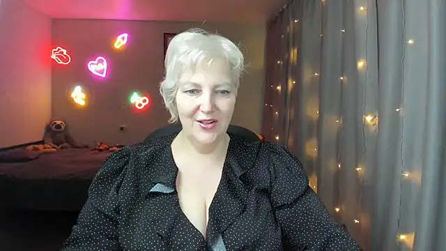 Mary-Leee online show from June 3, 2026, 7:53 am