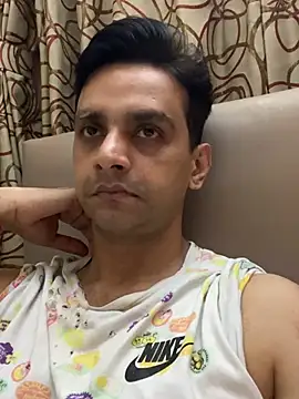 online4u08 online show from March 18, 2026, 9:37 pm