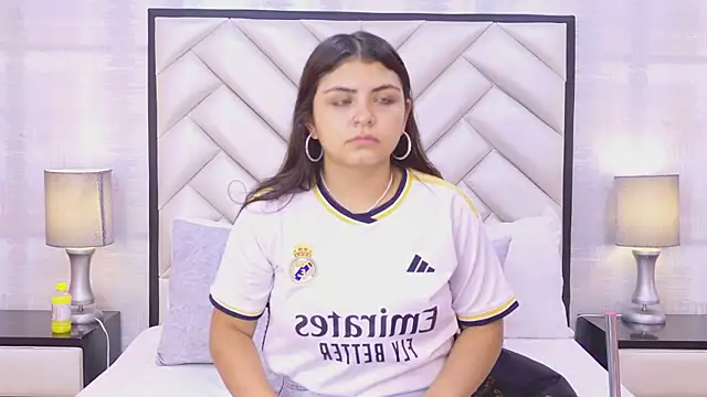 EmmaLeens online show from April 15, 2026, 6:34 pm