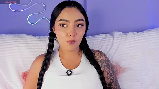NinaAngel6 online show from May 11, 2026, 4:04 pm
