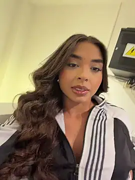 AnnyVega   online show from July 7, 2026, 9:40 pm