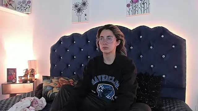 SaraRoadess online show from February 27, 2026, 9:36 pm