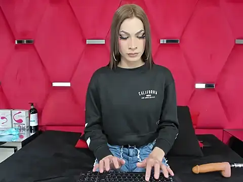 Alicee Grey online show from April 10, 2026, 3:08 pm