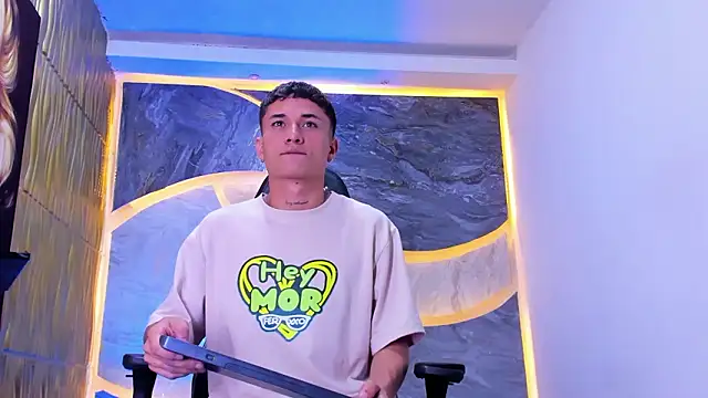 Matheus Ic  online show from February 22, 2026, 6:20 pm