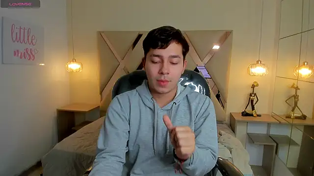 Julian Smith21 online show from March 15, 2026, 3:41 pm