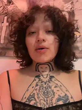 Snapshot of seducedandused chatting on March 3, 2026, 2:51 am seducedandused online show from March 3, 2026, 2:51 am