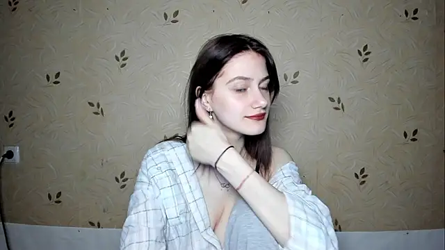 Snapshot of NicoleDaviss chatting on February 24, 2026, 8:21 pm NicoleDaviss online show from February 24, 2026, 8:21 pm