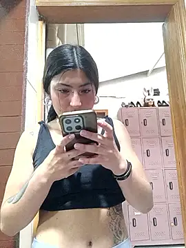 Snapshot of Little_Sweett chatting on March 3, 2026, 11:28 am Little Sweett online show from March 3, 2026, 11:28 am