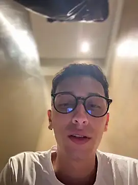 Thiago Jones1 online show from May 10, 2026, 6:54 pm