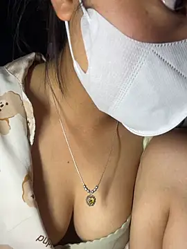 Rio-cute online show from April 16, 2026, 1:23 pm