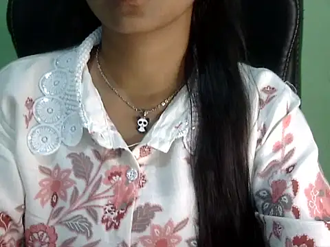 cute momo love online show from April 2, 2026, 5:14 am