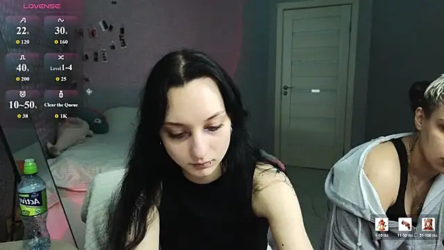 Snapshot of LuxuryLoverss chatting on April 23, 2026, 12:29 pm LuxuryLoverss online show from April 23, 2026, 12:29 pm