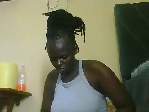 Snapshot of Lynne10 chatting on June 27, 2026, 6:58 pm Lynne10 online show from June 27, 2026, 6:58 pm