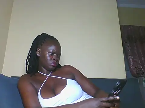 Snapshot of Lynne10 chatting on June 20, 2026, 5:51 pm Lynne10 online show from June 20, 2026, 5:51 pm