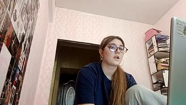 Snapshot of JanineThielman chatting on July 3, 2026, 6:09 am JanineThielman online show from July 3, 2026, 6:09 am