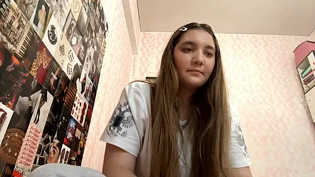 Snapshot of JanineThielman chatting on June 11, 2026, 12:24 pm JanineThielman online show from June 11, 2026, 12:24 pm